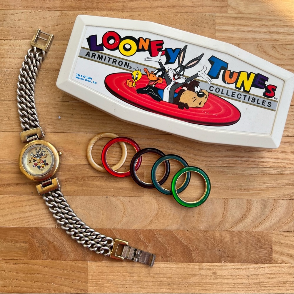 Vintage Armitron Looney Tunes collectible watch original box NEW BATTERY